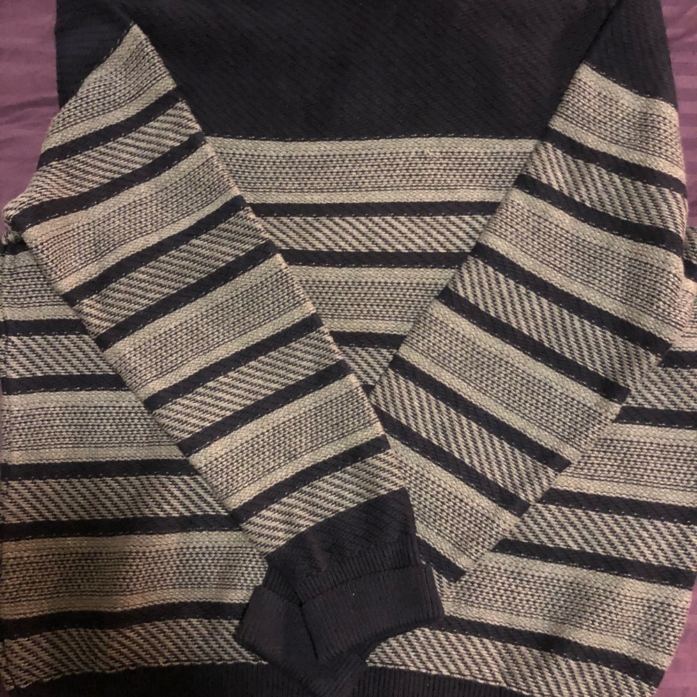 Sweater - Picture 4 of 6
